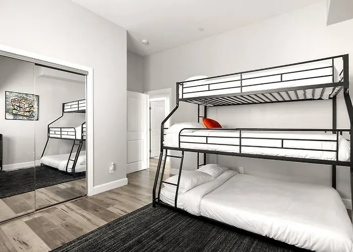 New Luxury Townhome Sleeps 9 Near Usc/Dtla/Expo