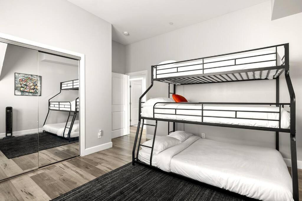 New Luxury Townhome Sleeps 9 Near Usc/dtla/expo Los Ángeles