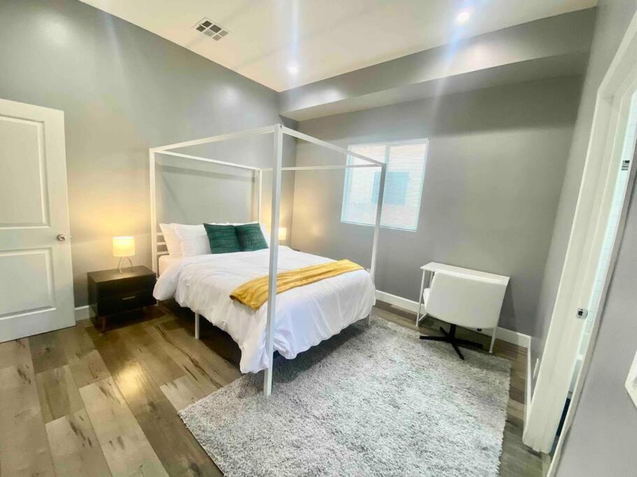 New Luxury Townhome Sleeps 9 Near Usc/dtla/expo