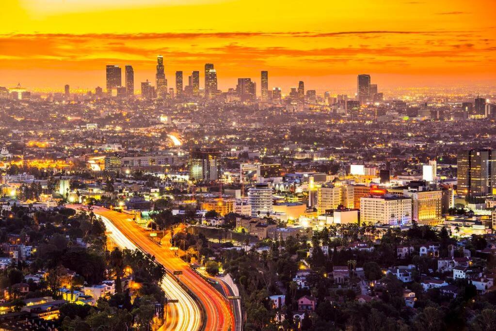 New Luxury Townhome Sleeps 9 Near Usc/dtla/expo Apartamento *