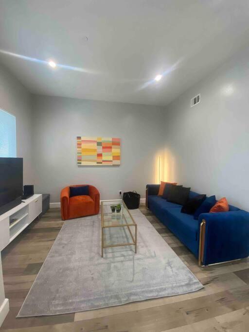 New Luxury Townhome Sleeps 9 Near Usc/dtla/expo Apartment