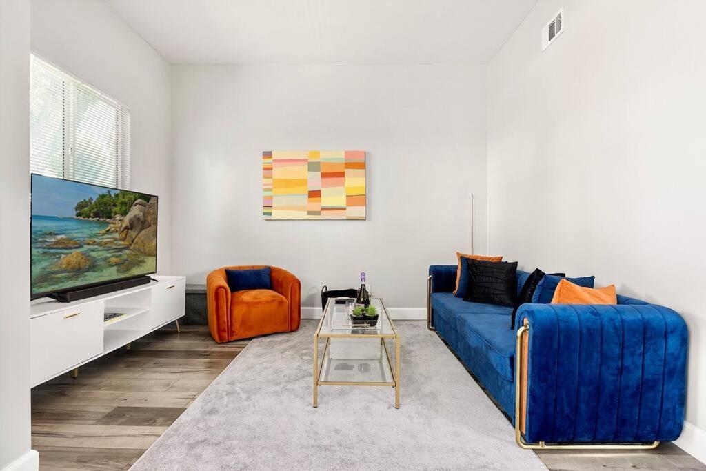 New Luxury Townhome Sleeps 9 Near Usc/dtla/expo Los Ángeles