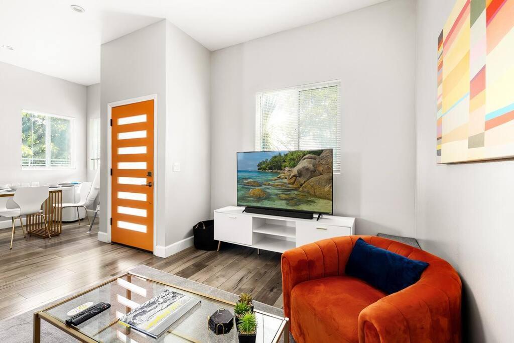 Apartment New Luxury Townhome Sleeps 9 Near Usc/dtla/expo *