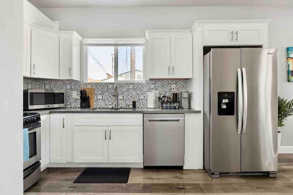 New Luxury Townhome Sleeps 9 Near Usc/dtla/expo Apartment